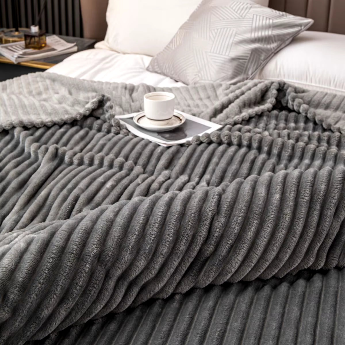 Fashionable Wide Body Solid Color Striped Blanket Flannel Blanket Cover Blanket